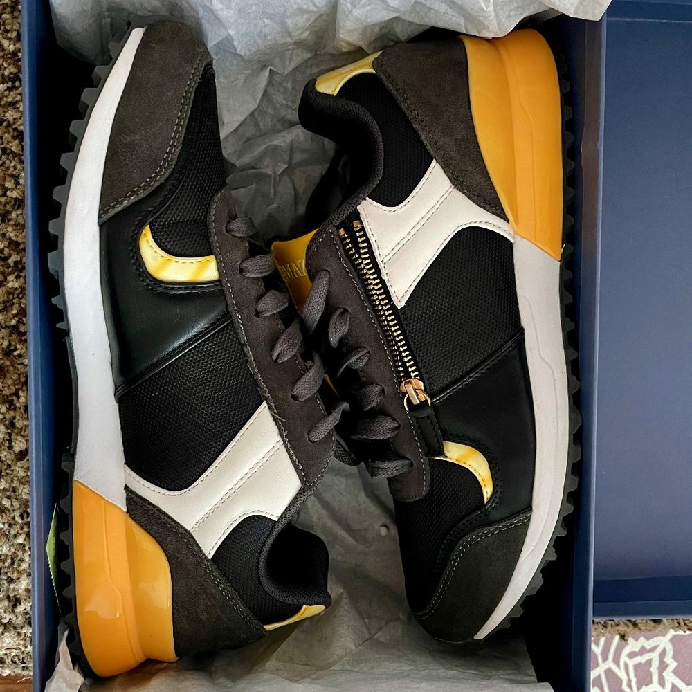 Mazino Sneakers - Mens size 11